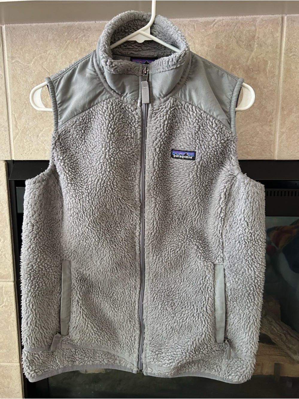 Patagonia Women's Retro-X Vest in Feather Grey